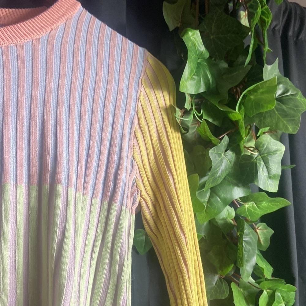 Vigoss Jeans Colorblock Ribbed Crop Sweater - Picture 4 of 9